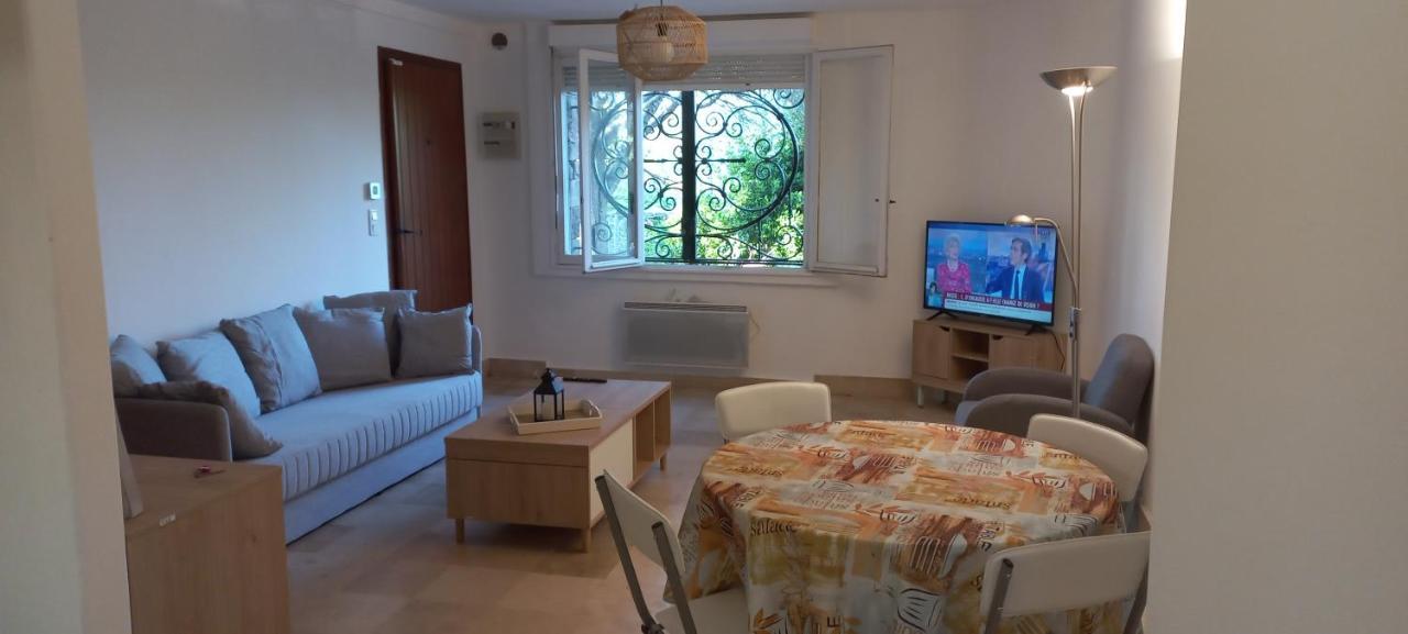 Appartement Et Sa Grande Terrasse En Rez De Jardin Saint Aygulf Dış mekan fotoğraf
